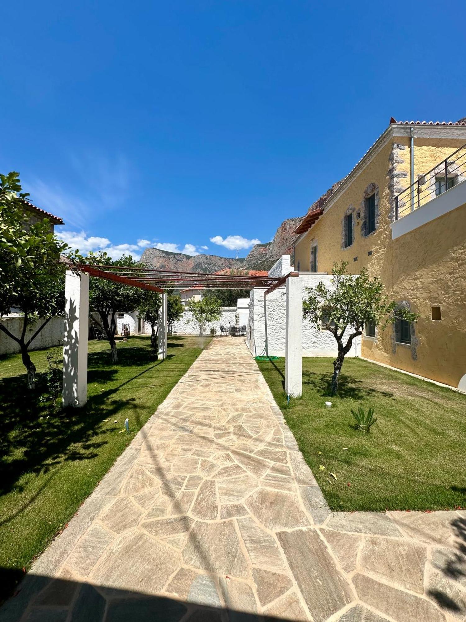 Alexander House 2 Villa Leonídion Buitenkant foto